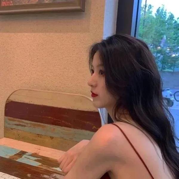 美丽笨女人